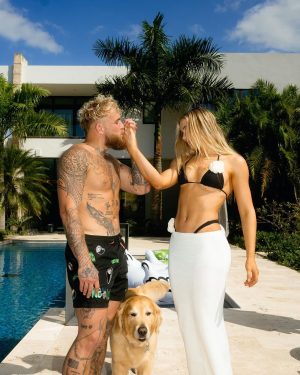 Jake Paul Instagram - In 3 days I fight for the Paul family, for Jutta, for my amazing team, my purpose, and to further change the sport of boxing. This is my most experienced opponent yet but I know this fight will be my sharpest fight. What a camp it’s been. What a year it’s been… 4 straight fights back to back and I’m sharper then ever. I continue to fall more in love with this sport which has given me a new life and light. Boxing, I owe you everything.. including Ryan Bourland’s head top. See y’all at the open workout tn. @mostvaluablepromotions