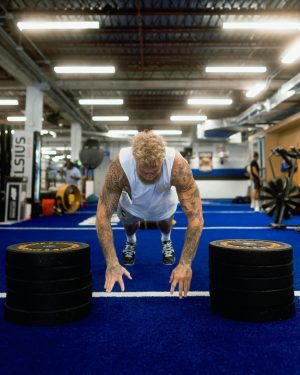 Jake Paul Instagram - In 3 days I fight for the Paul family, for Jutta, for my amazing team, my purpose, and to further change the sport of boxing. This is my most experienced opponent yet but I know this fight will be my sharpest fight. What a camp it’s been. What a year it’s been… 4 straight fights back to back and I’m sharper then ever. I continue to fall more in love with this sport which has given me a new life and light. Boxing, I owe you everything.. including Ryan Bourland’s head top. See y’all at the open workout tn. @mostvaluablepromotions