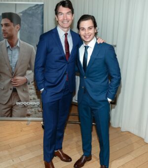 Jake T. Austin Instagram - Dapper with this dude @davidhenrie 
And congrats on the new show @mrjerryoc (suiting: @indochino #indochino #indochinoSS19)