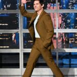 James Marsden Instagram - Catching up with @stephencolbert On @colbertlateshow Styling by @ilariaurbinati Grooming by @davestanwell @iwcwatches #jurydutyonfreevee