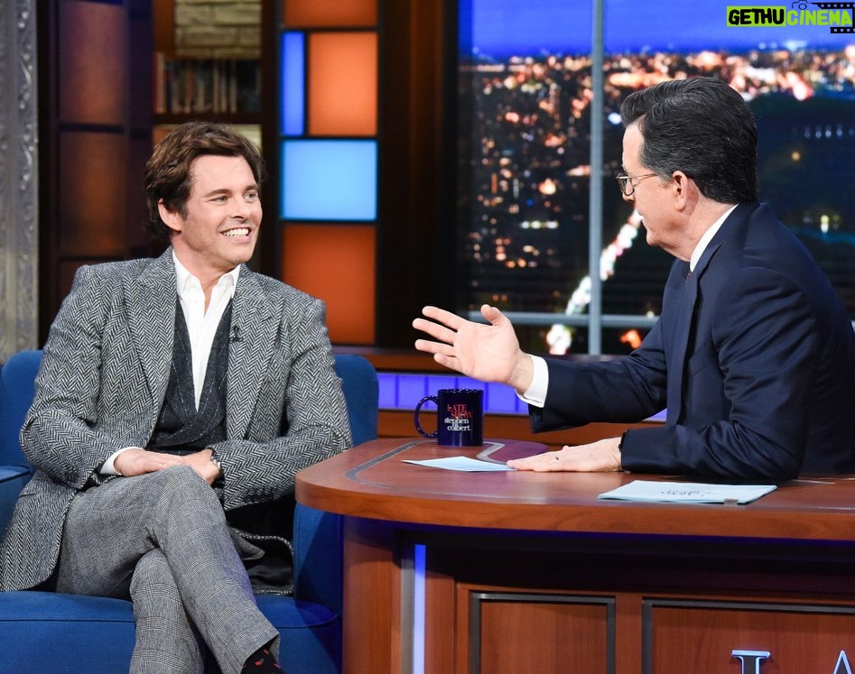 James Marsden Instagram - Happy giant stuffed animal day! ❤️🐻 Had a great time chatting @sonicmovie with @colbertlateshow SONIC is in theaters today! Take the whole family. #sonicmovie