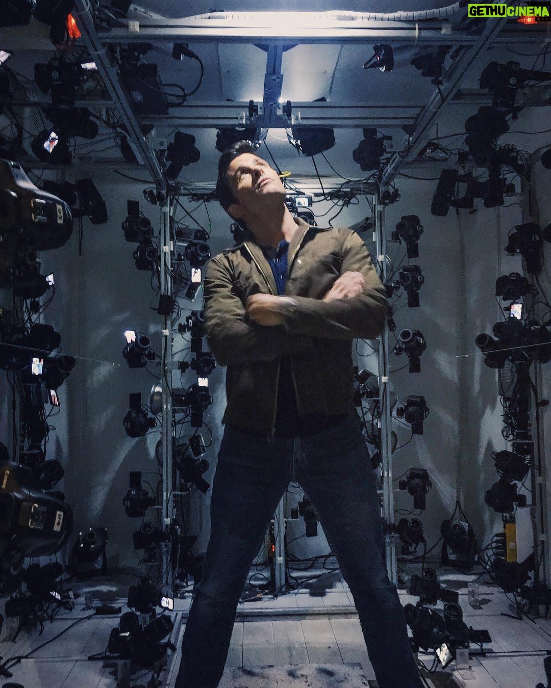 James Marsden Instagram - Selfie room. #Sonic #cyberscanning