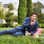 James Marsden Instagram – 27 Dresses reunion 11 years later for @entertainmentweekly! Nice seeing this fun bunch again (took a whole 3 minutes before the champagne was flowing). Thoughts on a sequel?…
27 Children?? Check out the special Rom-Com reunion issue on stands today! 
#loveEWstyle