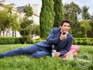 James Marsden Instagram - 27 Dresses reunion 11 years later for @entertainmentweekly! Nice seeing this fun bunch again (took a whole 3 minutes before the champagne was flowing). Thoughts on a sequel?...
27 Children?? Check out the special Rom-Com reunion issue on stands today! 
#loveEWstyle