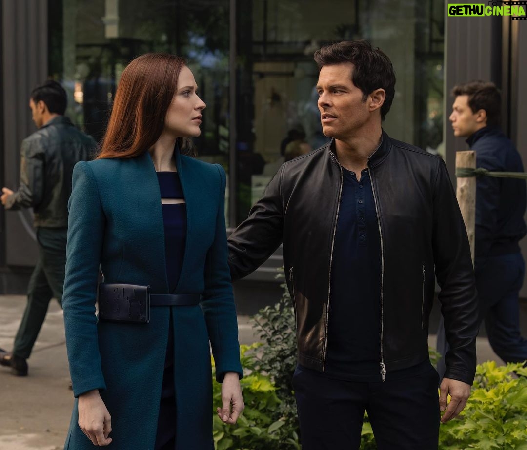 James Marsden Instagram - What a joy to be back on #Westworld for Season 4! This has been an unparalleled experience for me from the very beginning back in 2015 (2014 even maybe!). This family of some of the most talented and wonderful human beings I’ve ever worked with will always hold a special place in my heart. I can’t think of anyone I’d rather be working alongside. Thank you @lisajoynolan, Jonah Nolan, everyone at @kilterfilms and @hbo for having me jump back in the saddle again (figuratively). Season 4 of #westworld is now streaming on @hbomax 🤠🤖