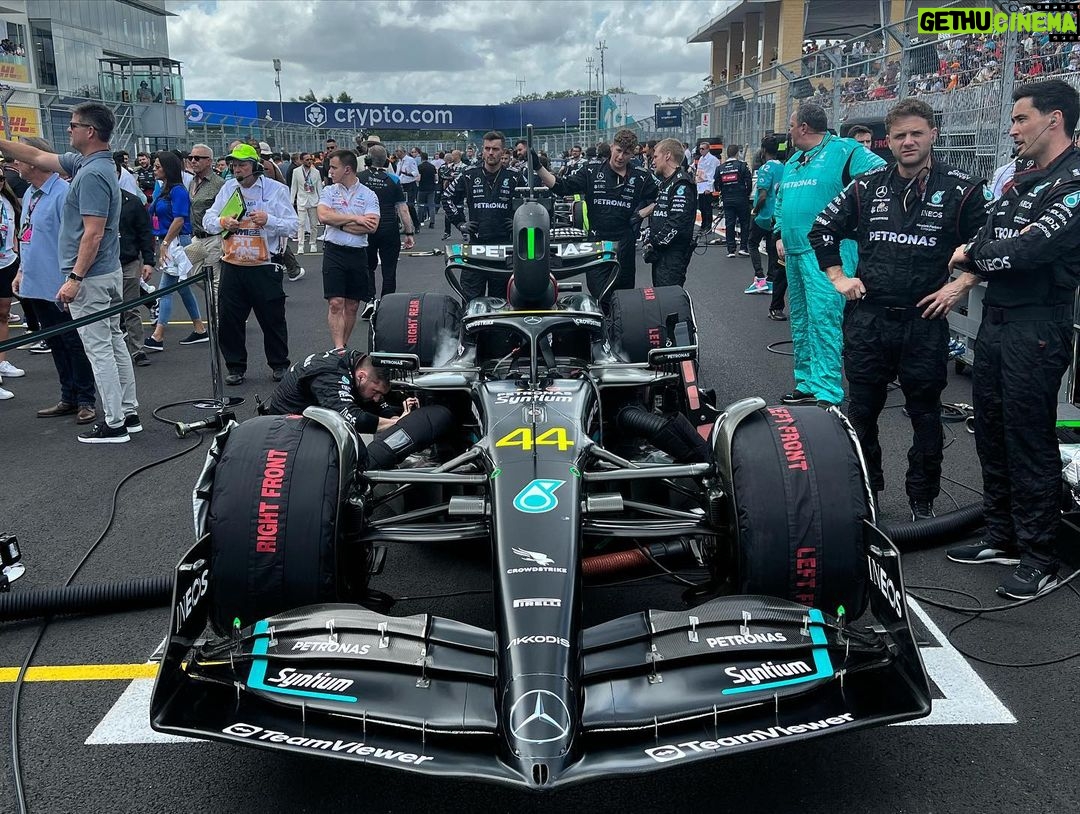 James Marsden Instagram - A series of highlights from this weekend’s #MiamiGP.. From hanging with all my @iwcwatches and @mercedesamgf1 friends, to meeting F1 legend #sirjackiestewart, and of course being mistaken for #rogerfederer on live tv (the closest I’ll ever get to achieving #GOAT status), it was one to remember!