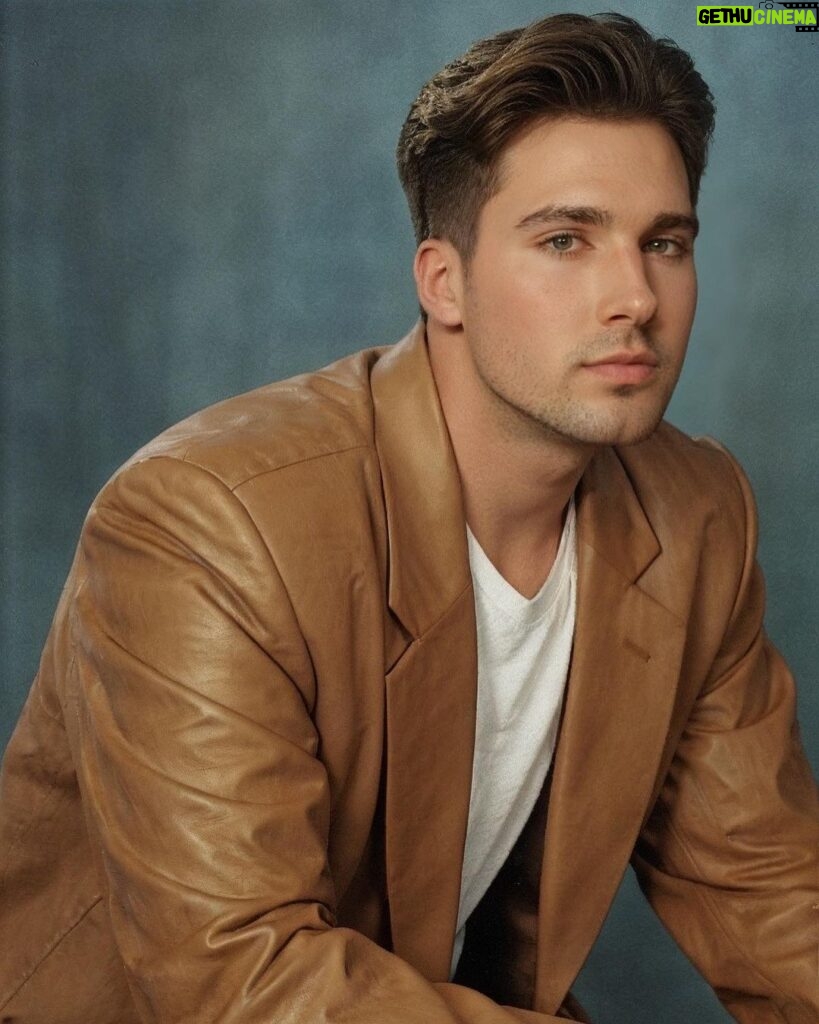 James Maslow Instagram - I would have thrived in the 90’s. #ai #90s #aiyearbook