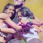 James Maslow Instagram - This is why we love our fans! Thank you for the bracelet @mayabalkissoon and @anani.lokesh 🎥 @aarongatewoodx PNC Music Pavilion