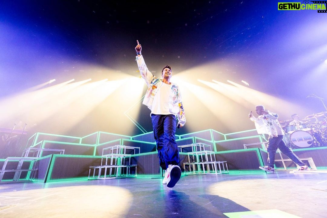 James Maslow Instagram - Had a blast last night with the boys in Durant, OK!! Great seeing all my favorites front row. Hope to see you all in Southaven, MS tonight! 📸 @parisvisone 👕 @soniayoungstyle Choctaw, Oklahoma