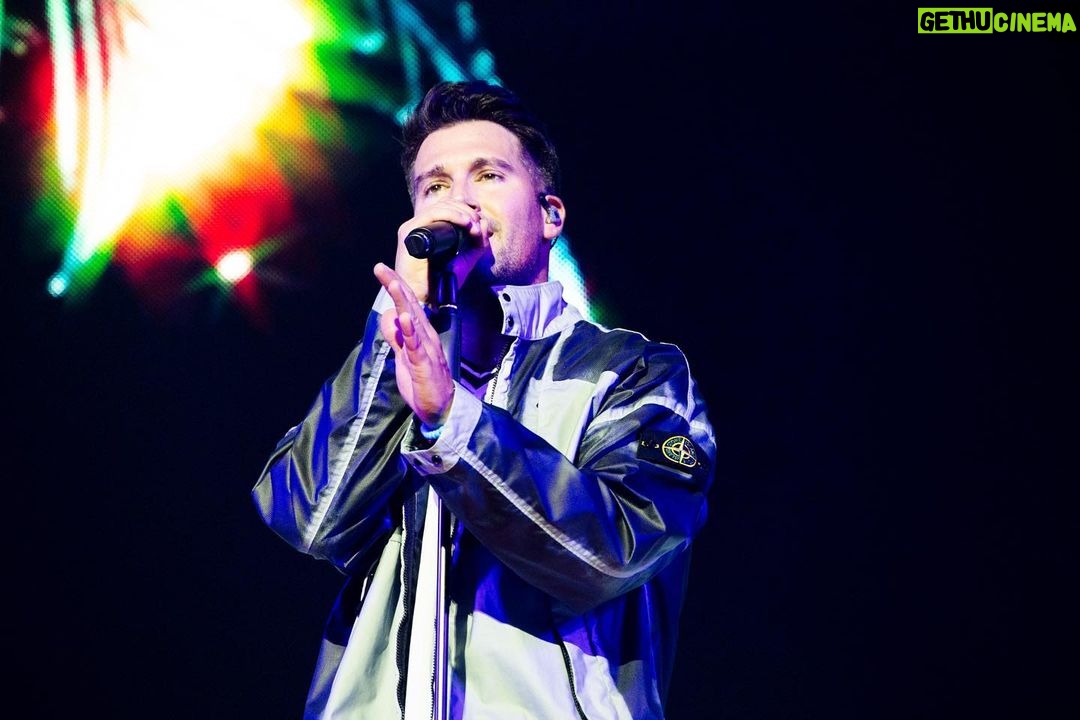 James Maslow Instagram - Can’t believe The Can’t Get Enough Tour is already underway! Ft. Worth, y’all showed up and made my night. Truly one of the most fun shows I’ve ever played. OK we’re coming for you next! Comment what your favorite part was if you were there last night 🤙🏼 📸 @parisvisone @aarongatewoodx Dickies Arena