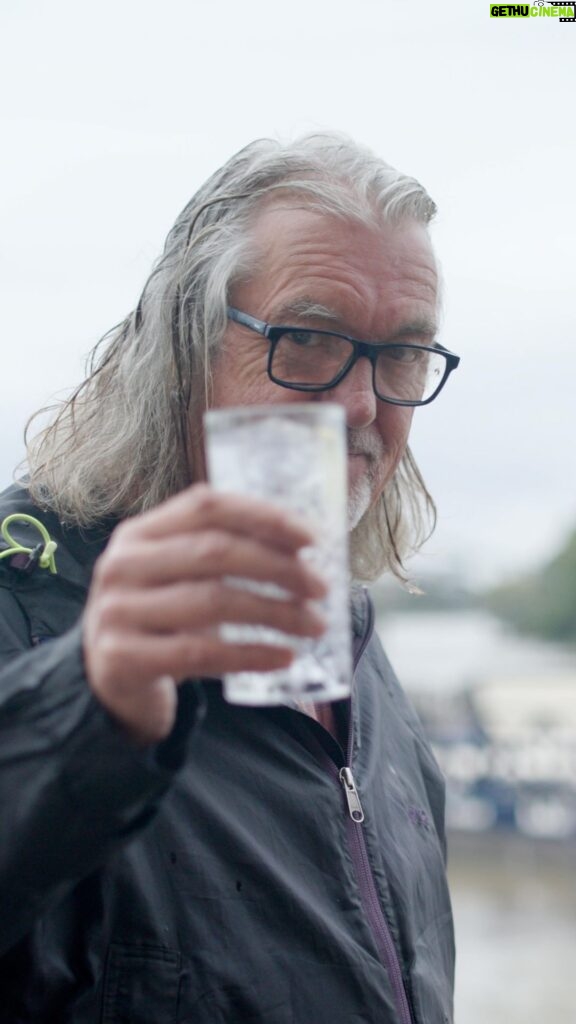 James May Instagram - As you may have gathered, it’s not a dry gin. Celebrate World G&T Day with London Drizzle 🍸 Click on the link in my bio to shop.