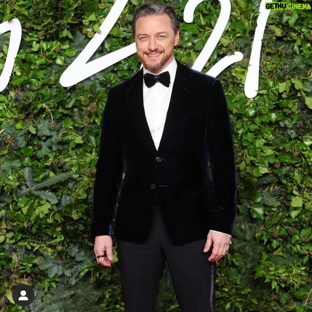 James McAvoy - 530.7K Likes - Thanks so much to @giorgioarmani for my favourite red carpet duds of all time. Thanks as always to @tarahmakeup for the extensive rescue job…we Had a ball sitting with the always charming @preposulo and the @moncler table and @lizakoshy was a delight. The #britishfasionawards where a right good time. Thanks for having us.