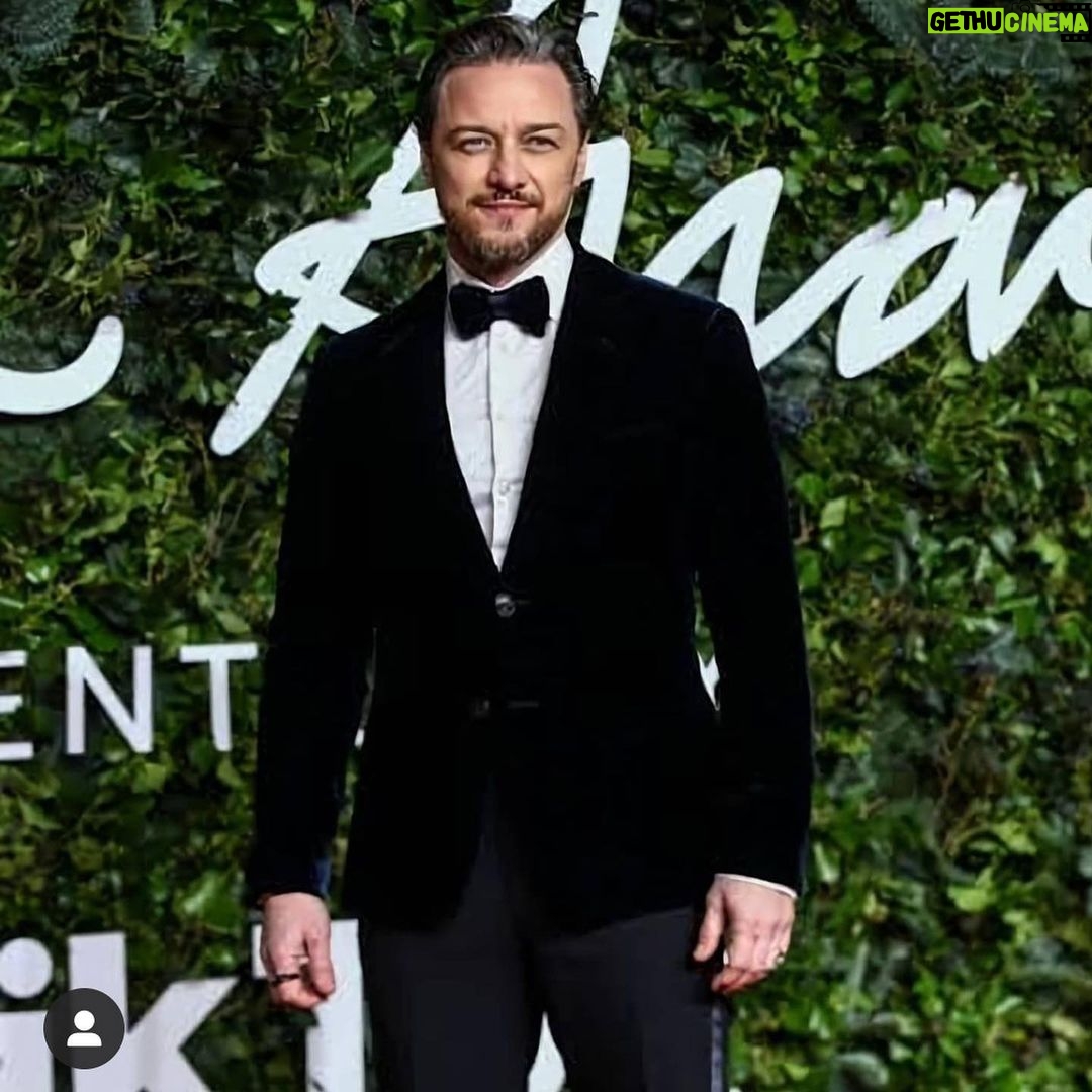 James McAvoy - 530.7K Likes - Thanks so much to @giorgioarmani for my favourite red carpet duds of all time. Thanks as always to @tarahmakeup for the extensive rescue job…we Had a ball sitting with the always charming @preposulo and the @moncler table and @lizakoshy was a delight. The #britishfasionawards where a right good time. Thanks for having us.