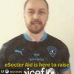 James McAvoy Instagram - ✋ "In the palm of my hand!"⠀ ⠀ What are you saying @liampayne? 😂⠀ ⠀ Link in bio to donate to eSoccer Aid to limit the impact of coronavirus on children⠀ ⠀ #JamesMcAvoy #LiamPayne #SoccerAid #eSoccerAid #Unicef #UKAidMatch