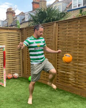James McAvoy Instagram - Big thanks to the big man @chris6jullien and @celticfc for the new strip. Can’t wait to get back to paradise to see you in the flesh. In the mean time get stuck in!!!! #celtic #celticfc #footballkit #kit