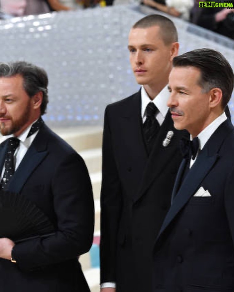 James McAvoy - 260.4K Likes - What an incredible night at the Met Ball. Both @lisalibs and I were honoured to be invited and dressed by @dunhill and @chloe respectively.
For myself
A bespoke single-breasted 3-piece evening suit, handcrafted by dunhill’s master tailor in London, designed by dunhill Creative Director @MrSimonHolloway time pieces by @jaegerlecoultre and my beautiful tie pin by @cartier great company and brilliant grooming by @shidehkafei who did both @lisalibs and myself. #met #metball #metgala #fashion #dunhill #jaeger #cartier #redcarpet