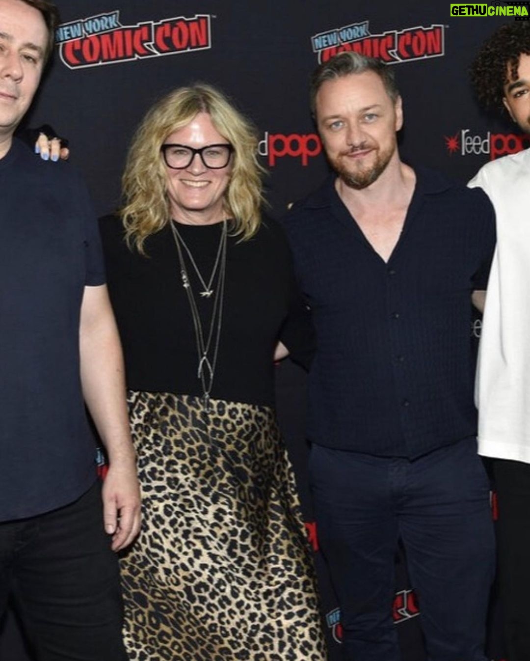 James McAvoy Instagram - Big thank you to @newyorkcomiccon and all the Fans who turned out in force to help us intro season three of @darkmaterialsofficial see you soon @comic_con Javits Center