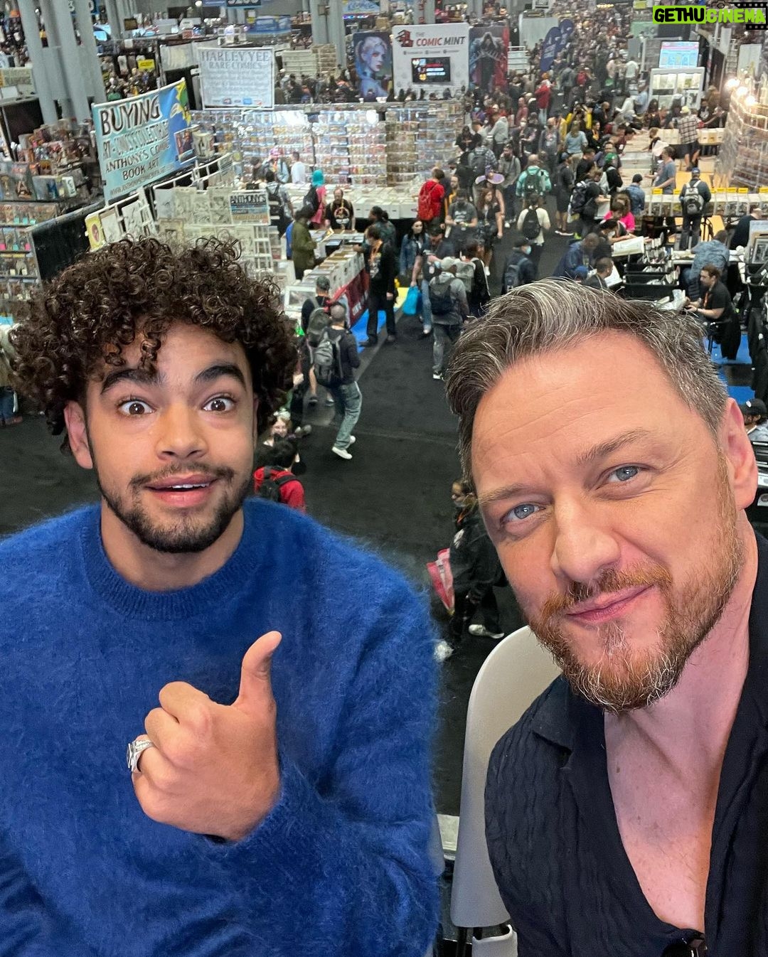 James McAvoy Instagram - Big thank you to @newyorkcomiccon and all the Fans who turned out in force to help us intro season three of @darkmaterialsofficial see you soon @comic_con Javits Center
