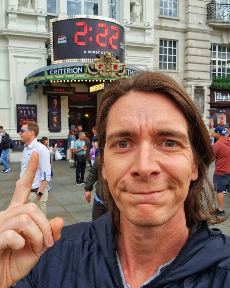 James Phelps Instagram - Just seen @t22felton give an amazing performance in @222aghoststory (along with the rest of the cast). I cant recommend it enough. Well done mate 👏 👍 (Since I didn't want to be 'that' selfie person in Piccadilly Circus that's why the hairs dodgy 🙈) Criterion Theatre