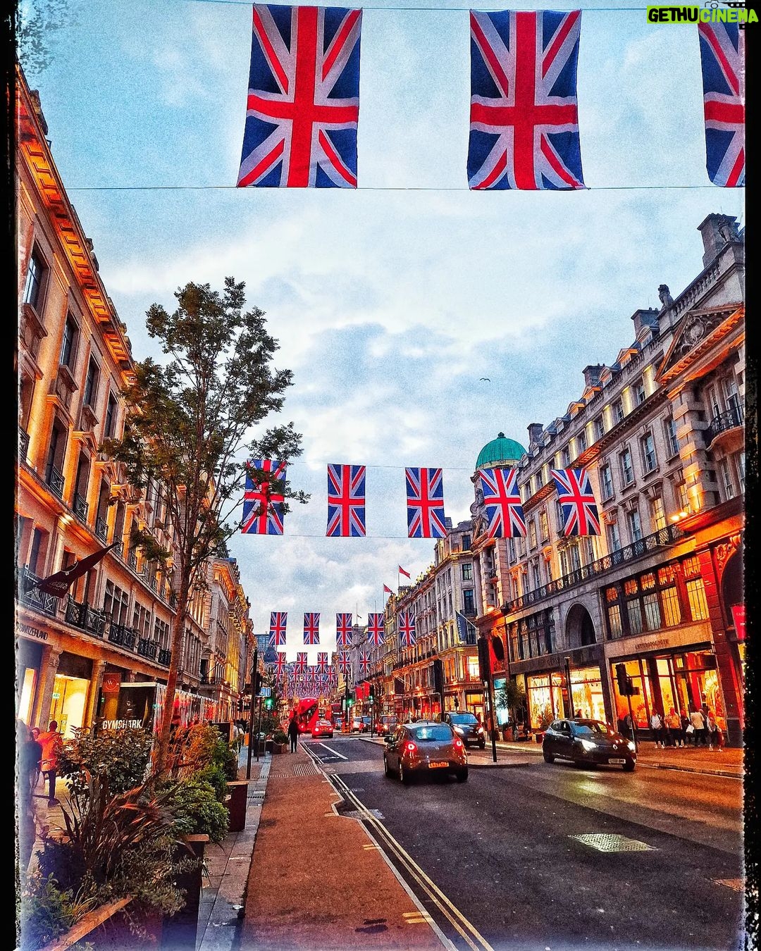 James Phelps Instagram - Hello London 🏴🇬🇧 London, United Kingdom
