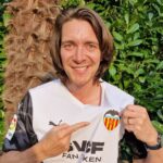 James Phelps Instagram – I wish I was in Seville right now! 
Copa Del Rey final tonight . I was there a few years ago when Valencia last won, it was one of the beat atmospheres I’ve ever been in. 
#valencia #betis #copadelrey
La mejor de las suertes @valenciacf !! AMUNT 🦇⚽️🇪🇸