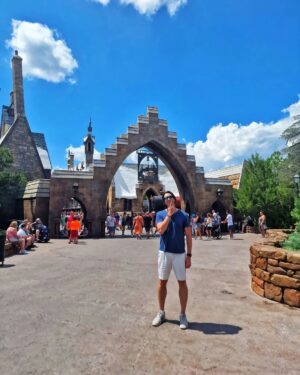 James Phelps Instagram - "I wonder if here, I can get up to no good?" 

Huge thanks to @universalorlando for having me today, making sure the staff at WW are still working hard, having a duff and trying (a few times) the BEST new coaster ever!
#universalstudios #universalorlando #wizardingworldofharrypotter #jurassicworld