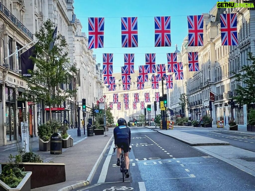 James Phelps Instagram - RideLondon ✔️ 100 miles (and a bit) today, it was so muck fun. I love cycling and today reaffirmed my fondness for it. 3 years ago I couldn't ride 5 miles without stopping. Thank you everyone who cheered us on along the way. Thanks to @_photography6 for the laughs along the way. @ridelondon you were awesome. 🚲😎🤙#cycling #cantfeelmybumnow #happySunday London, United Kingdom