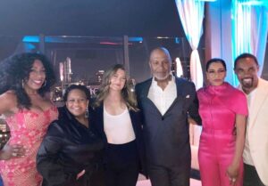 James Pickens Jr. Instagram - Celebrating 400 episodes of Grey’s Anatomy, what a ride🙏🏽 Thanks @dawnn_lewis 📷