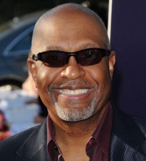 James Pickens Jr. Instagram - Wishing you a very happy and healthy 2022✌🏾