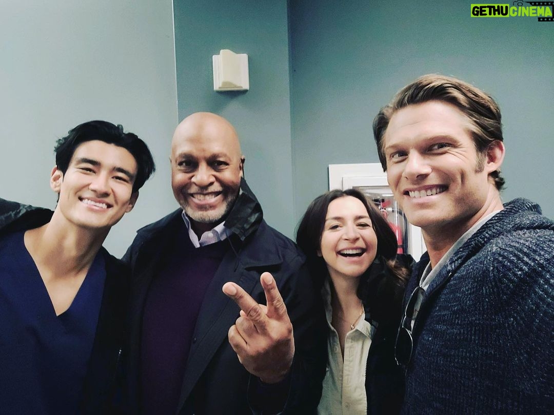 James Pickens Jr. - 68.5K Likes - On set shenanigans begin…✌🏾