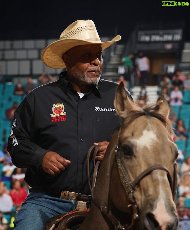 James Pickens Jr. - 51.8K Likes - Happy Thursday Fam, had a blast @billpickettrodeo in Vegas, making history with @pbr …Thanks for having me! Check out the show, Juneteenth on CBS 🐴✌🏾
.
.
.
#billpickettrodeo #pbr #blackcowboys #blackcowgirls #beacowboy #cowboysunited #westernlifestyle #rodeo #mustlovehorses #leadwithlove 🤠