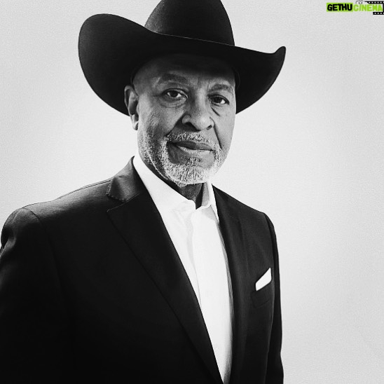 James Pickens Jr. - 33.7K Likes - Happy Thursday! ✌🏾
