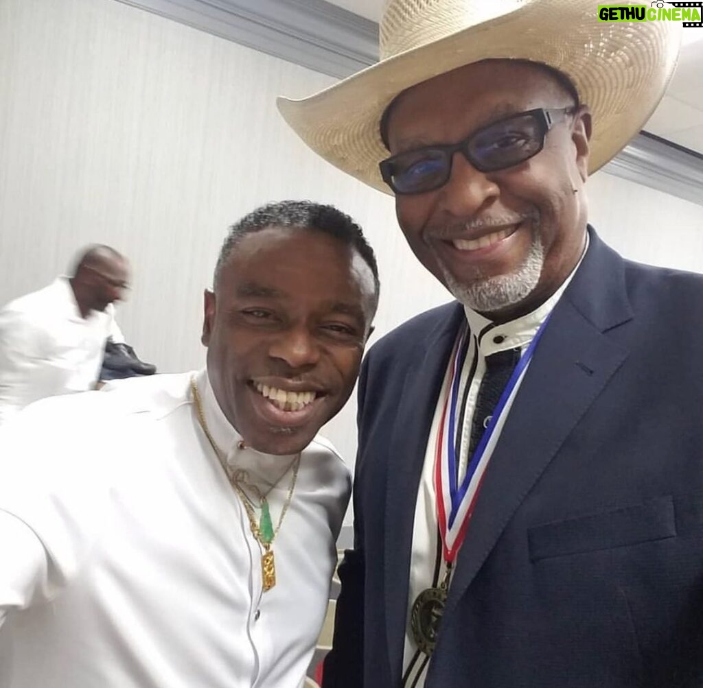 James Pickens Jr. Instagram - FBF With Smooth Jazz great Norman Brown at The National Multicultural Western Museum’s Hall Of Fame Induction Ceremony, 2019. . . #nationalmulticulturalwesternheritagemuseum #normanbrown #jazz #jamespickensjr ✌🏾 Fort Worth, Texas