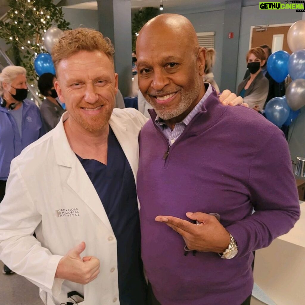 James Pickens Jr. Instagram - Happy Thursday Fam! You all ready for tonight’s show?? ✌🏾