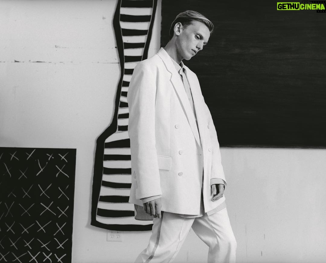 Jamie Campbell Bower Instagram - Bowie vibes for @hugo_official SS18 📷 - @harleyweir