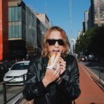Jamie Campbell Bower Instagram - Lunch in São Paulo @strangerthingstv @Netflix @netflixbrasil (It’s a veggie dog)