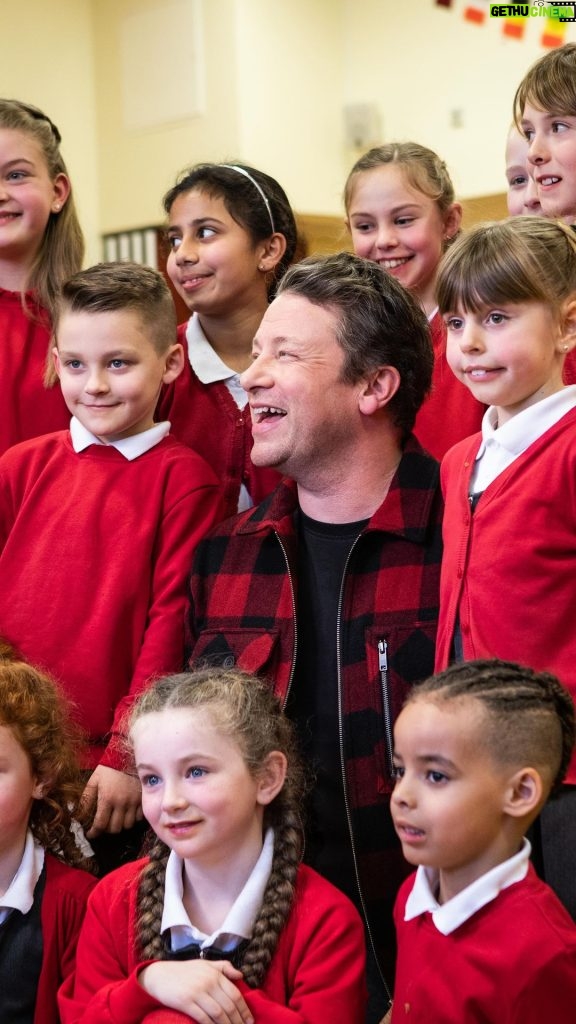 Jamie Oliver Instagram - We’re back baby !!! I’m so proud of the Good School Food Awards it’s tricky to put it into words. We’re celebrating the largest chain restaurant in the country with a workfore of over 100,000 people serving over 10 milion pupils…..I’m talking the school food system ! We’re running these awards because school food really matters. So head to the link in my bio and make sure you submit a vote for someone who goes above and beyond to make sure our kids are well fed x x x #GoodSchoolFoodAwards