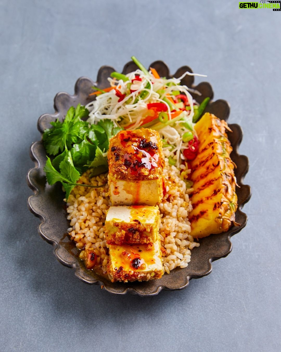 Jamie Oliver Instagram - Tofu really is an amazing meat free alternative and can be a beautiful carrier of flavour, so I've put together a collection of tasty tofu recipes which includes soups, stir-fries and salads, plus a few genius ones that use tofu in exciting ways ! So good that even the meat eaters in your life will love them trust me ! Also have to mention that tofu is a brilliant high protein choice, being low in saturated fat and a great source of calcium and phosphorus. Win win really ! Link in my bio for the collection x x #tofu #meatfreemonday #dinnerideas