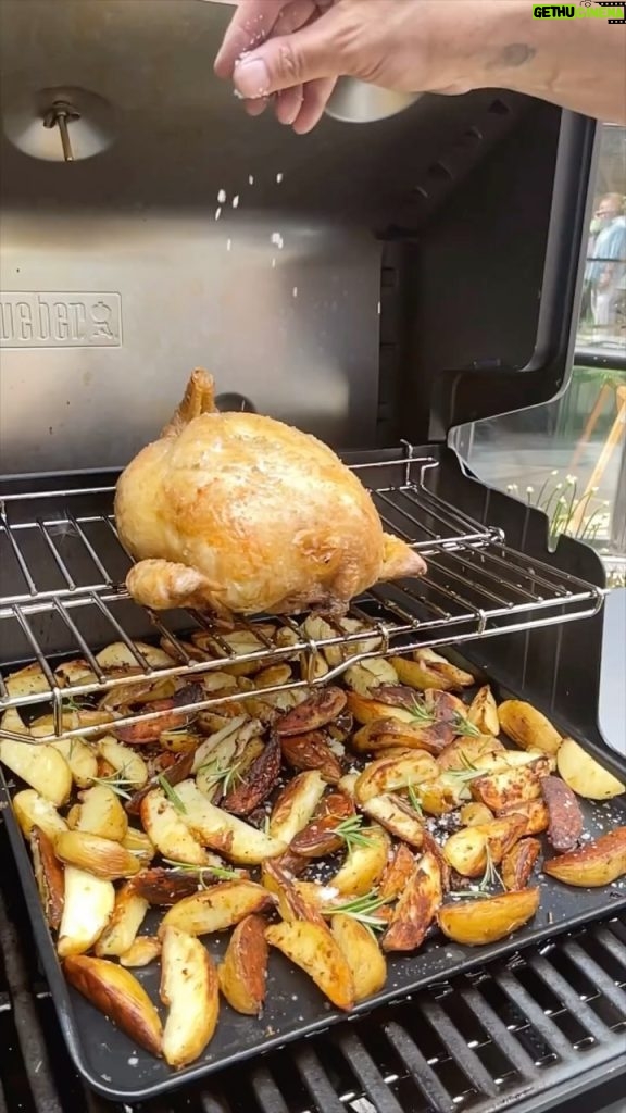 Jamie Oliver Instagram - When I told you that partnering with Weber barbecues was going to be iconic, I meant it! Would you look at all of that! My aim is to get you guys really confident cooking over live fire. I’m talking all the cooking methods from direct, indirect and even smoking with a whole array of beautiful ingredients. Let’s unleash the joy of everyday barbecuing together. I can’t wait to get stuck in !! #AD #barbecue #fridayfeeling