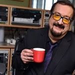 Jamie Oliver Instagram - Very sad to hear of BBC Radio’s dear Steve Wright passing away today, he was incredibly supportive and kind to me over the 25 years I’ve gone on his radio show….he was always positive, always welcoming and always there! A very important Part of the nations radio furniture a true professional…. Thank you steve you and your radio presence will be so very missed. It won’t be the same without you doing you magic…my thoughts go out to all his family and friends big love jamie xxxx🙏🏼