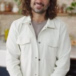 Jamie Oliver Instagram - For my Good School Food Awards this year I’ve partnered with my mate @thebodycoach for something pretty special.....The Food For Fuel Award !!! If you know a person or school who is all about getting kids to eat good food and be active, nominate them by tapping the link in my bio ! The lucky winner will get a school visit from Joe himself and he’ll host a workout for the whole school followed by a Q&A. He’s pretty decent company if I do say so myself ha ha x x #GoodSchoolFoodAwards Jamie Oliver HQ