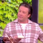 Jamie Oliver Instagram – Chef @jamieoliver shares the five ingredients everyone should have in their kitchen and serves up a few special dishes from his new cookbook, ‘5 Ingredients Mediterranean’!