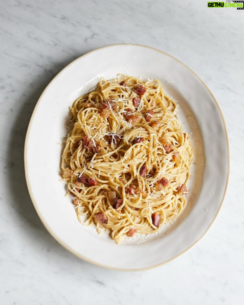 Jamie Oliver Instagram - In my house there is no such thing as too much carbonara ! It’s become a total staple in pretty much all of my books and every week it’s one of the most searched terms on my website, so I know you guys love it as much as I do. And these are some of my favourites from throughout the years.......check them out !! 💛Classic Carbonara 💛Asparagus Carbonara 💛Chestnut Carbonara 💛Sweet Leek Carbonara 💛Easy Sausage Carbonara 💛Mushroom Carbonara 💛Carbonara Cake And I’ve got the recipe link in my bio for @gennarocontaldo‘s classic spaghetti carbonara which is a real thing of beauty x x x