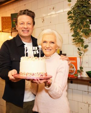 Jamie Oliver Instagram - While the wonderful Mary Berry visited my London HQ for the good school food awards lunch…she was kind enough to open her very own “ Mary Berry Meeting room” dedicated to her….at work I dedicate meeting rooms to inspirational cooks and chefs that mean a lot to me and we decorated it accordingly and it makes a wonderful place for me and my team to get inspired and plan…. Thank you Mary we all love you so very much xxxx