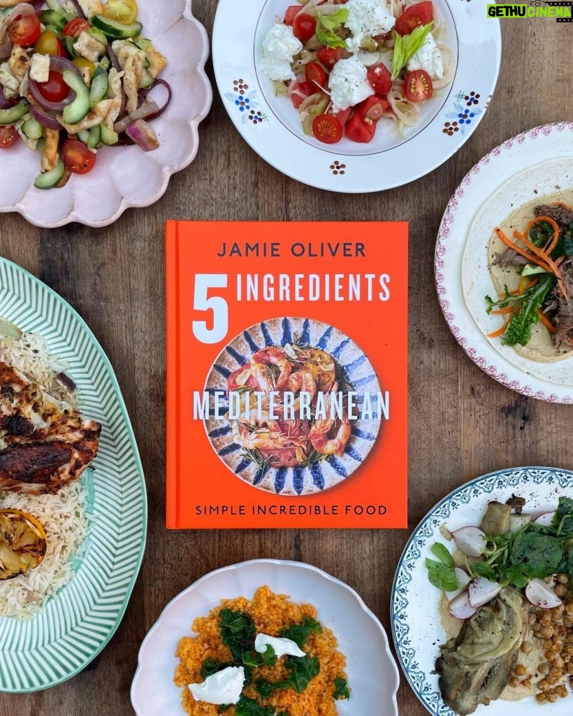 Jamie Oliver Instagram - To all you lovely lot based in America... today is the day you can FINALLY get your hands on a copy of my new book 5 Ingredients Mediterranean !!! Everything is in US measurements and don’t worry I don’t call cilantro ‘coriander’ in it either ha ha ! Can’t wait to see what you guys cook up. Big love and link to grab your copy in my bio x x x #5ingredientsmed #AD United States