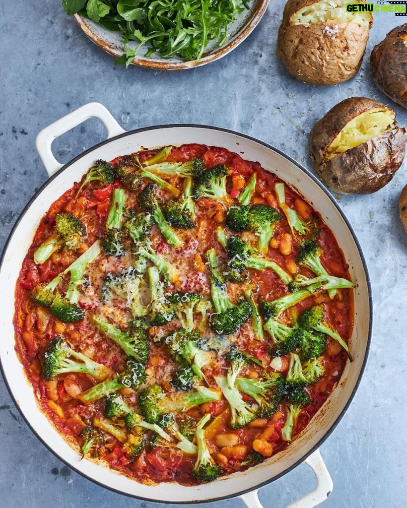 Jamie Oliver Instagram - What if I could tell you that by buying just 10 ingredients you could enjoy 3 delicious healthy midweek meals ? I absolutely love this meal plan and I think you will do too ! Hit the link in my bio for the full list of ingredients and how to make these three cracking recipes from them ! Jacket Spuds & Homemade Beans Potato, Pepper & Broccoli Frittata Smoky Veg Patties Big love x x x #mealprep #budgetfriendly #dinnerideas