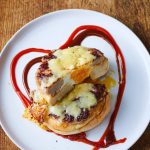 Jamie Oliver Instagram - Morning you lovely lot now I know how much you all love a brunch recipe and I’ve got an absolute corker for you all to try here !! This epic egg in a hole recipe couldn’t be simpler and it is guaranteed to make you smile! This one is ready in just 15 minutes and all you need is one pan and five ingredients! The big question is, are you enjoying it with red or brown sauce?? Or both!! Let me know in the comments and find the recipe in my bio, enjoy the weekend everyone! x x x #brunch #breakfast #eggrecipes