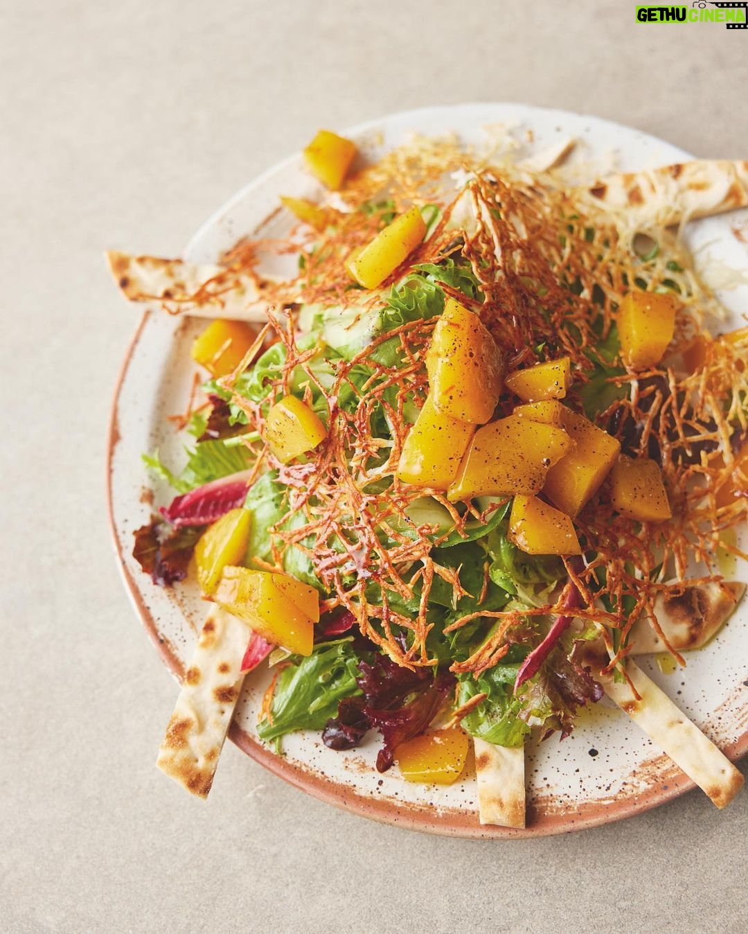 Jamie Oliver Instagram - Something I’ve always worked really hard on is a way to give all of you simple, affordable and quick recipes that are super easy to build into busy lives. So working with my team we’ve put together a hub on my website with loads of those recipes in it ! Every recipe provides both US and metric measurements and you can switch between categories and view more recipes. Hit the link in my bio to check it out x x x #5ingredients #quickandeasy #dinnerideas