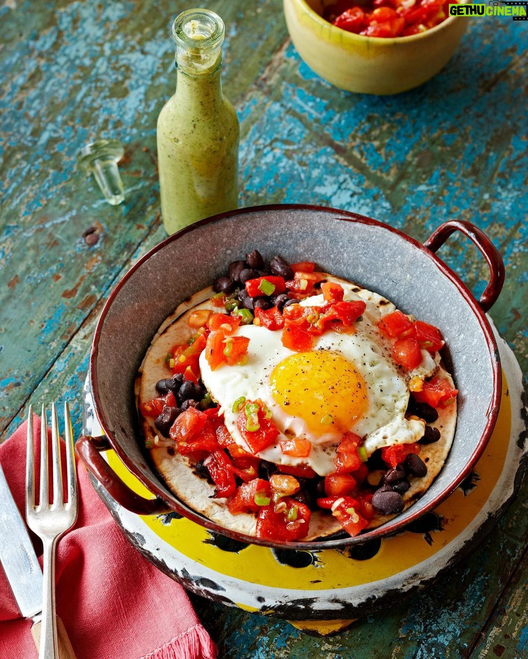 Jamie Oliver Instagram - Just leaving a few delicious brunch ideas for you all this morning, find the recipes in my bio and let me know what you’re all cooking today in the comments! Big love xx #brunch #brunchrecipes #sundayvibes