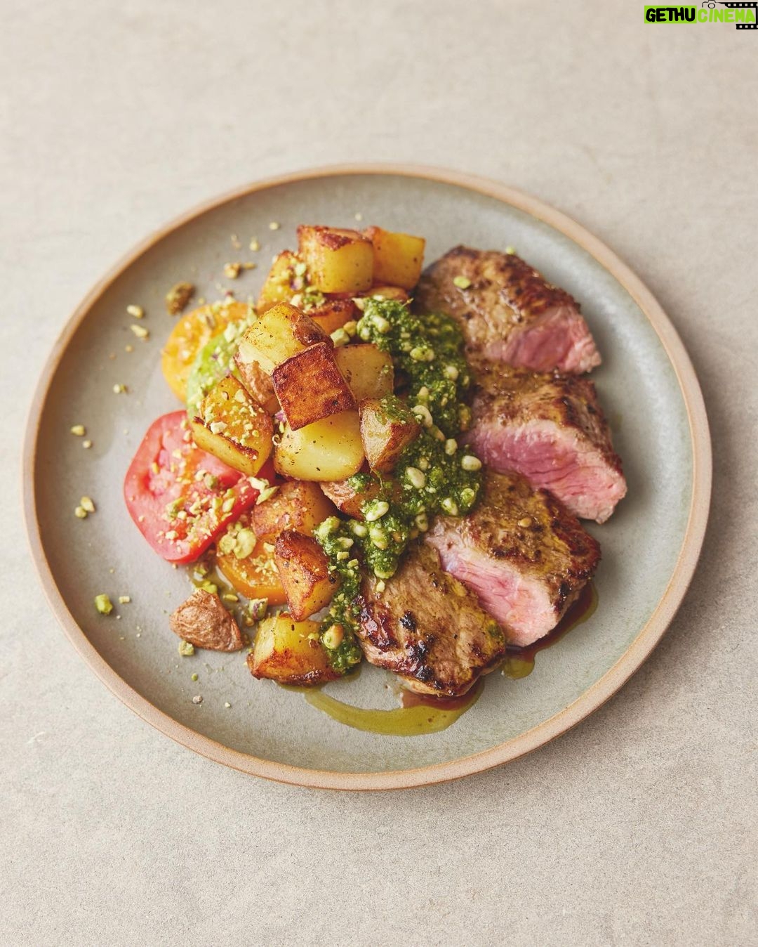Jamie Oliver Instagram - I know how much you all love quick and easy recipes, so me and my team have popped a delicious collection of recipes from my new cookbook 5 Ingredients Mediterranean all in one place for you over on my website ! From flavour-packed pastas to one-pot wonders, this is easy cooking at its best and every recipe in the collection is on the table in 30 minutes or less !! Every recipe is also available with both metric and US measurements too ! Sign up for free through the link in my bio and let me know your favourite recipes in the comments ! #5IngredientsMed #quickandeasy #dinnerideas